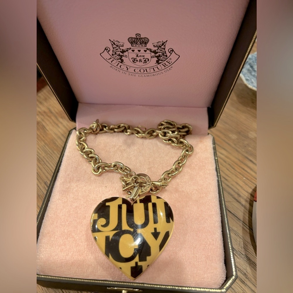 Vintage Juicy Couture Reversible Heart Charm on Short Gold Link Chain Necklace